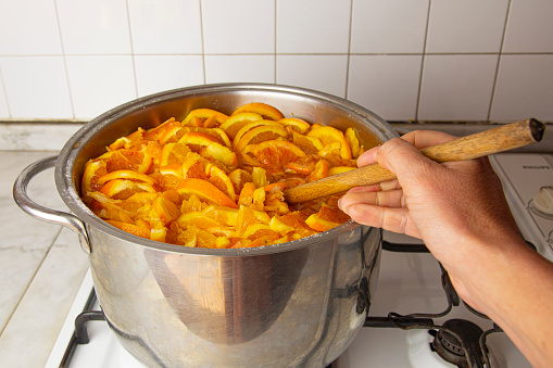 making orange jam at home