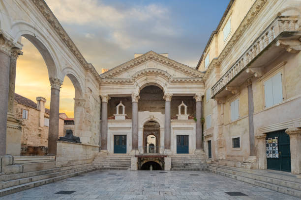 early morning at the peristyle or peristil inside diocletian's palace in the old town section of split croatia - ancient rome ancient past architecture imagens e fotografias de stock