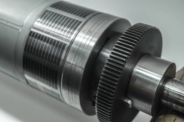 Used magnetic cylinder with attached flexible die for die cutting on rotary printing press. Die-cutting of labels. Cut knife for paper labels. Rotary stamp. Offset cutting knife for printing machine. Selective focus. cilindro magnético utilizado con troquel flexible adjunto para troquelado en prensa de impresión rotativa. troquelado de etiquetas. cuchillo de corte para etiquetas de papel. sello rotativo. cuchillo de corte offset para máquina de impresión. enfoque s