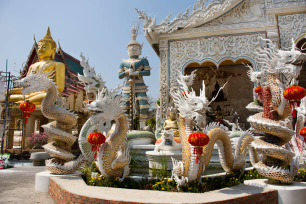 wat pracha rat bamrung ou rang man templey à kamphaeng saen à nakhon pathom, thaïlande - great dagon pagoda photos et images de collection