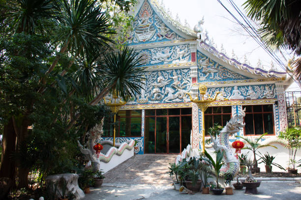 wat pracha rat bamrung ou rang man templey à kamphaeng saen à nakhon pathom, thaïlande - great dagon pagoda photos et images de collection