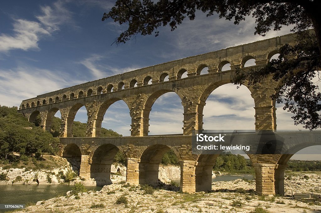Starożytny Rzymski akwedukt, Pont Du Gard, Francja - Zbiór zdjęć royalty-free (Akwedukt)