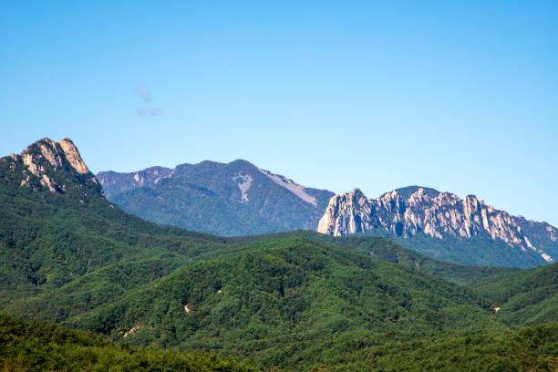 istock The view of Mt. Seoraksan 1370637858