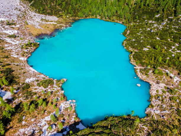 istock Lake Sorapiss in the Dolomites (Veneto, Italy) 1370645344