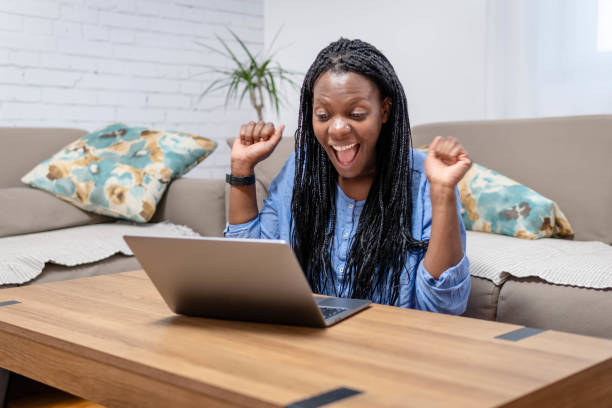 istock Reading perfect news ! 1370726566