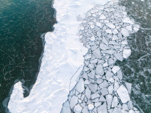 istock Ice floes Lake Huron 1370737680