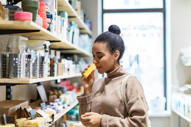 istock Young African woman shopping in zero waste store 1370773832