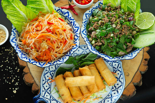 piatti di antipasti tailandesi - peanut bowl nut circle foto e immagini stock