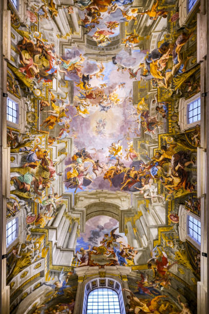 o majestoso cofre afresco dentro da igreja de santo inácio de loyola no centro de roma - gloria maria - fotografias e filmes do acervo
