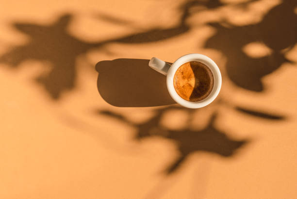 커피 컵 복사 공간 베이지 색 배경. - 에스프레소 뉴스 사진 이미지