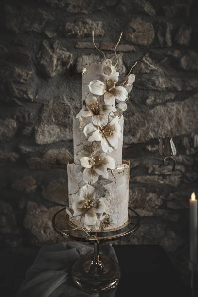 istock Luxury vintage tiered wedding cake 1370866305