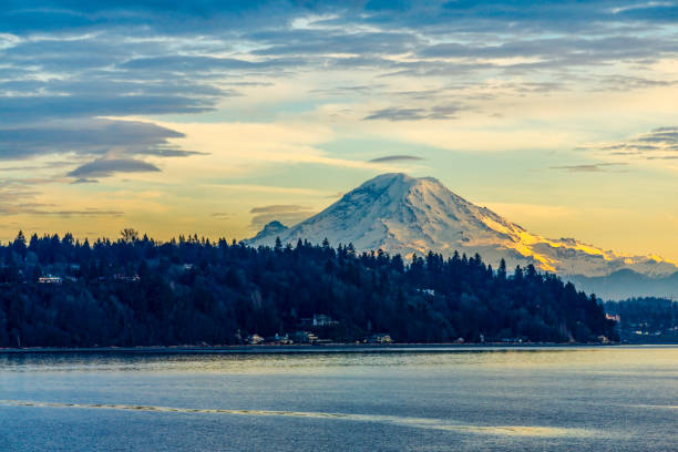 istock Sunkissed Peak And Water 3 1370938784
