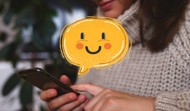 User give rating to service experience on online application. Customer review satisfaction feedback survey concept. Customer can evaluate quality of service leading to reputation ranking of business. el usuario da calificación a la experiencia del servicio en la aplicación en línea. concepto de encuesta de satisfacción de la revisión del cliente. el cliente puede evaluar la calidad del servicio que conduce a la clasificación de la reputación del