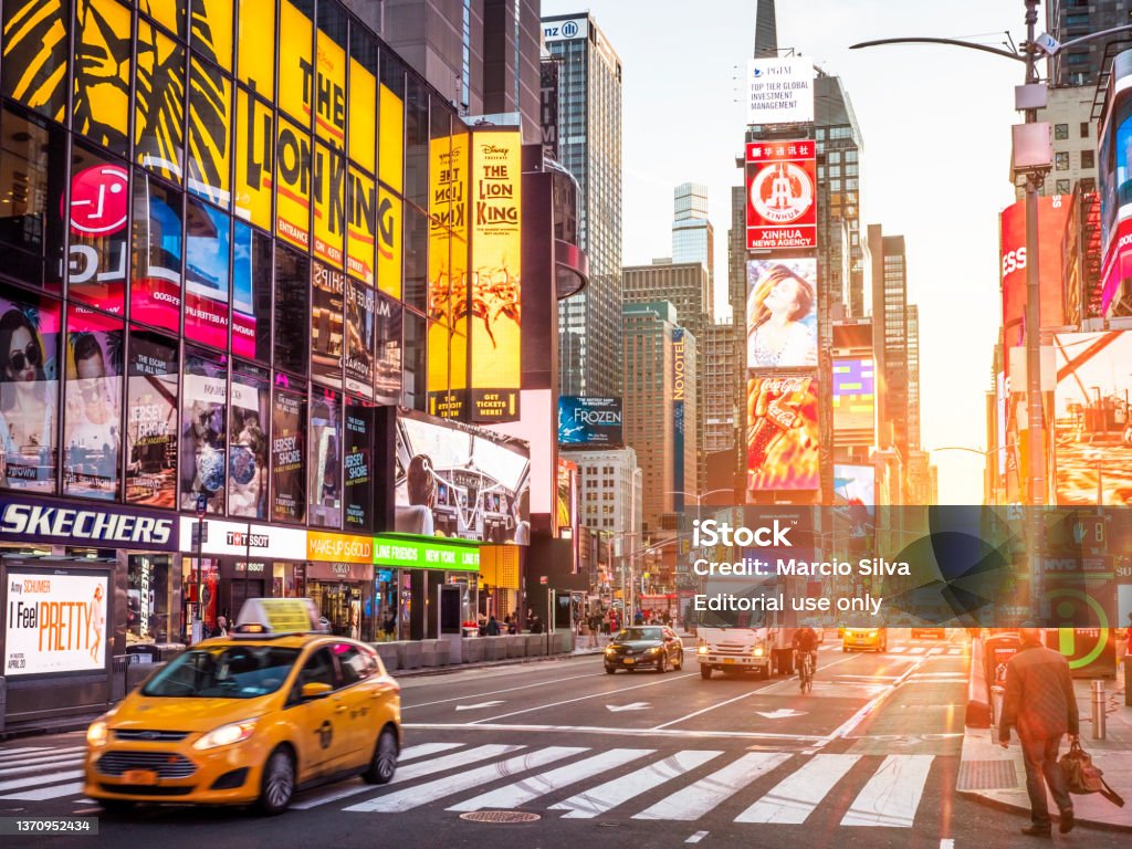 Tredive dedikation næve New York Stock Photo - Download Image Now - Times Square - Manhattan, New  York City, Cityscape - iStock