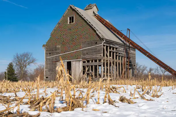 Old barn in the Midwest on a beautiful Winter morning.