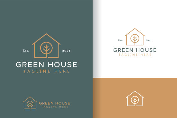 minimalistisches green house logo business hypothek, wohnen und immobilien. - baumhaus stock-grafiken, -clipart, -cartoons und -symbole