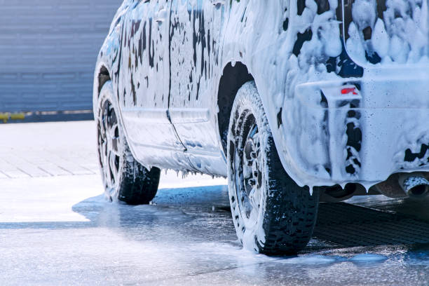 istock The car has a foam on the sink. 1371068041