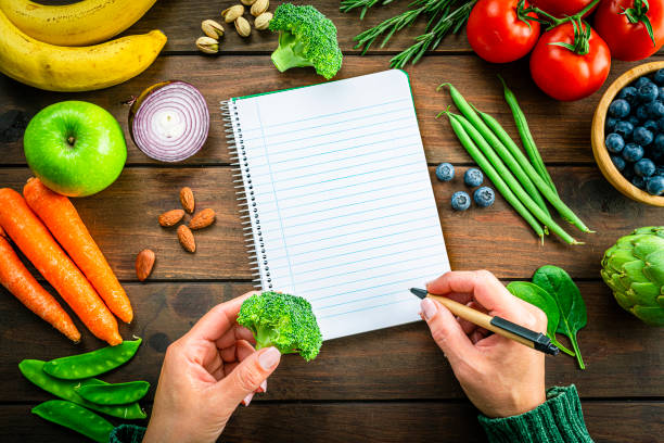 istock Planning a healthy fruits and vegetables diet 1371090576