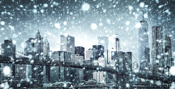 istock Brooklyn Bridge in New York during snowfall 1371098200