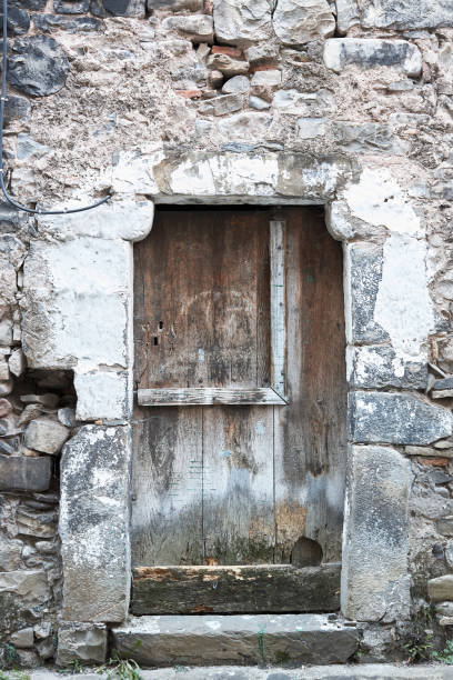 istock Traditional dwelling village of Hecho 1371105444