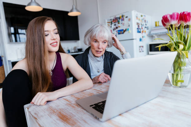 istock Video Call with Family and Friends 1371126589