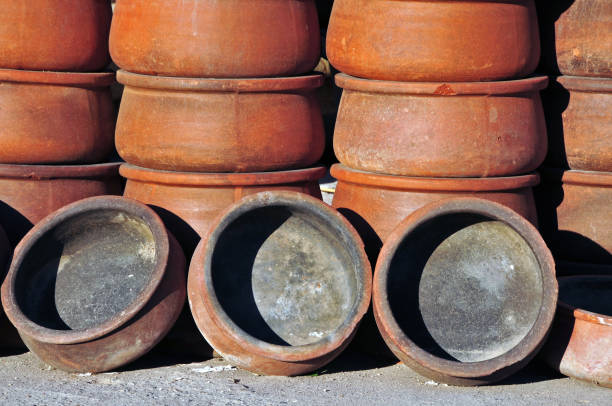 Immagini Stock - Piccoli Piatti In Ceramica Colorati In Vendita Nel  Villaggio Di Ceramiche Di Avanos In Cappadocia Turchia. Image 195411263