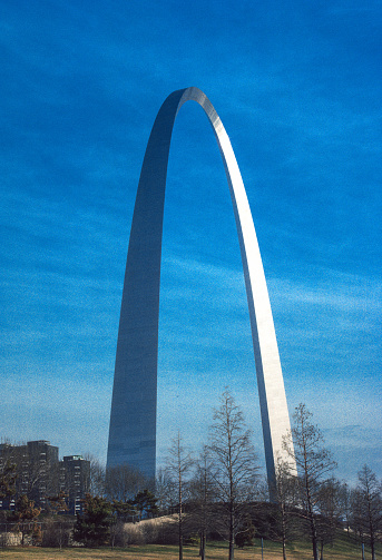 Gateway Arch National Park - Arch South View Vertical 1992. Scanned from Kodachrome 64 slide.