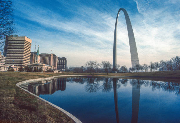 istock Gateway Arch NP - Arch & Reflecting Pool Ultra Wide Angle 1992 1371221148