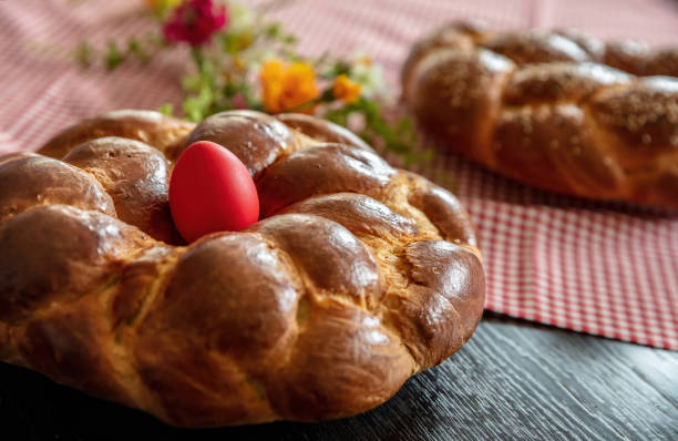 istock Easter greek tsoureki braid, sweet bread brioche close up 1371228807