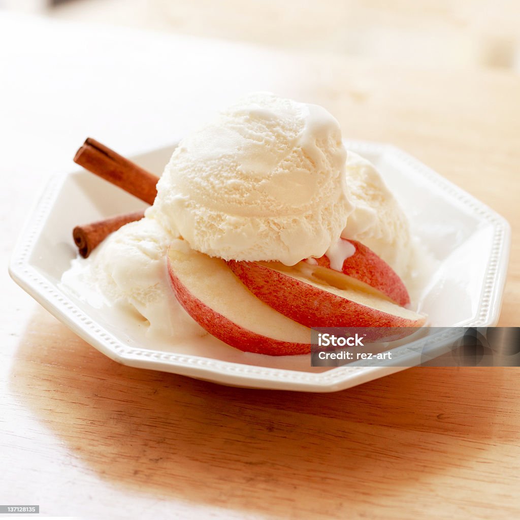 Eis und Apfelscheiben - Lizenzfrei Apfel Stock-Foto