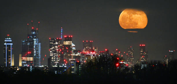 istock City Moonrise 1371295505