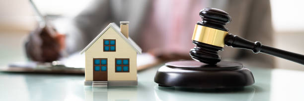 istock Divorce Property Law And House Foreclosure 1371323936