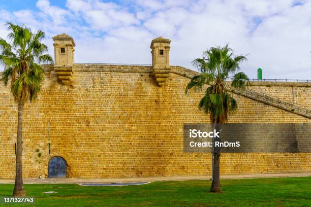 Land Wall Promenade And Garden Old City Of Acre Stock Photo - Download Image Now