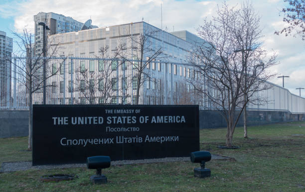 edificio de la embajada de estados unidos en kiev - state representatives fotografías e imágenes de stock