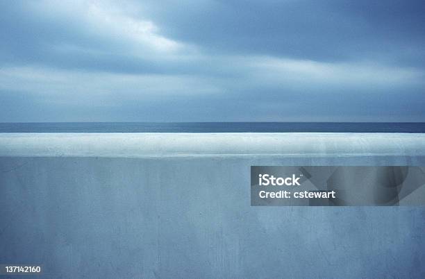 Malecón Hampton Beach New Hampshire Foto de stock y más banco de imágenes de Nube de tormenta - Nube de tormenta, Pared, Agua