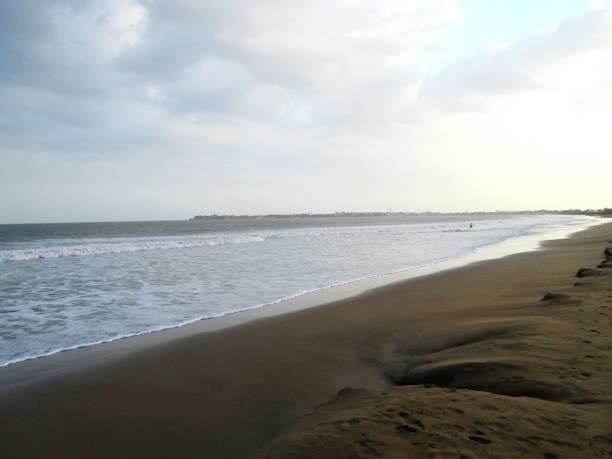 istock Waves of sea and sand 1371422525