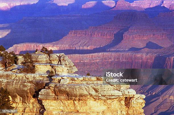 Foto de Sol Culto O Grand Canyon e mais fotos de stock de Adulto - Adulto, Afloramento, Arizona