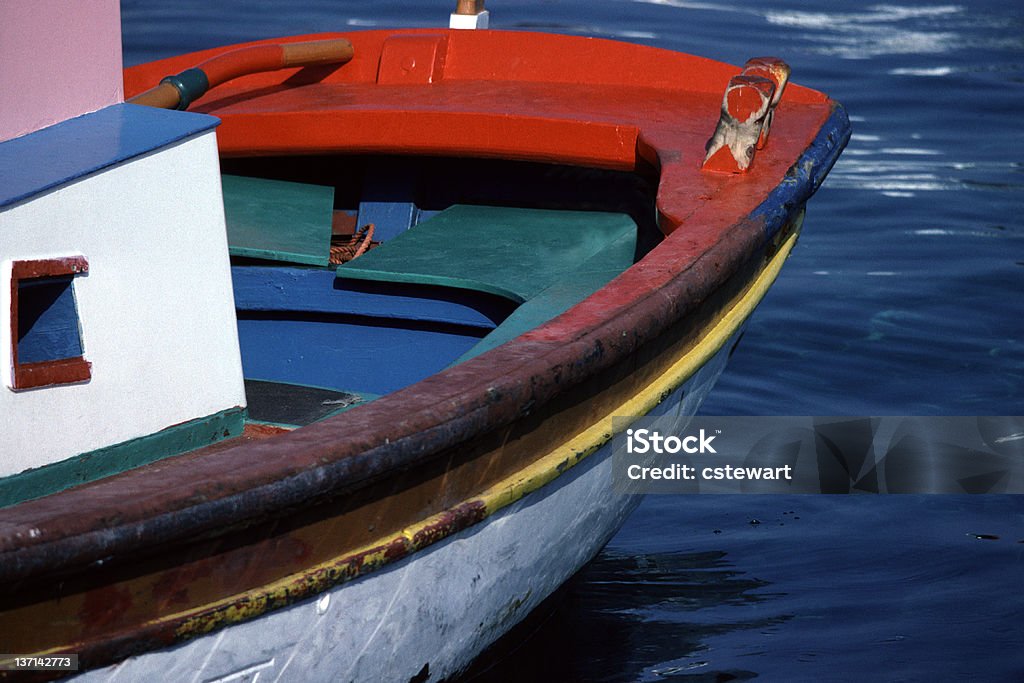 Colorido barco de pesca, Mykonos - Foto de stock de Barco pesqueiro royalty-free