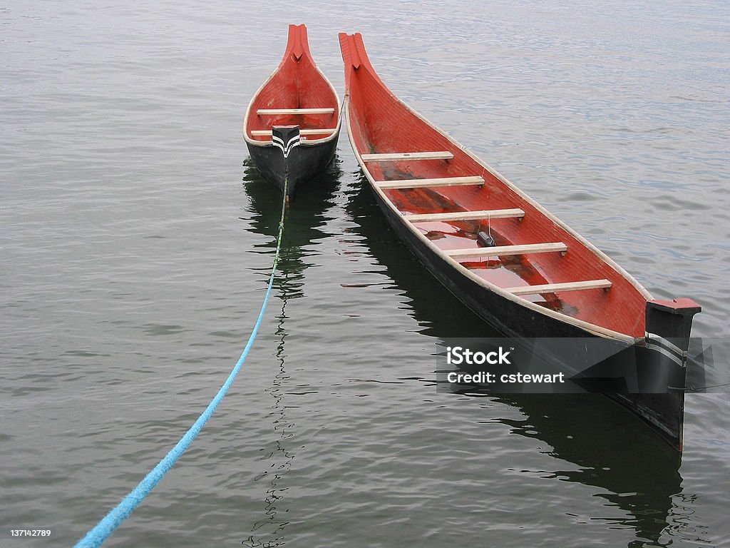 Nativo Canoas - Foto de stock de Canoa libre de derechos