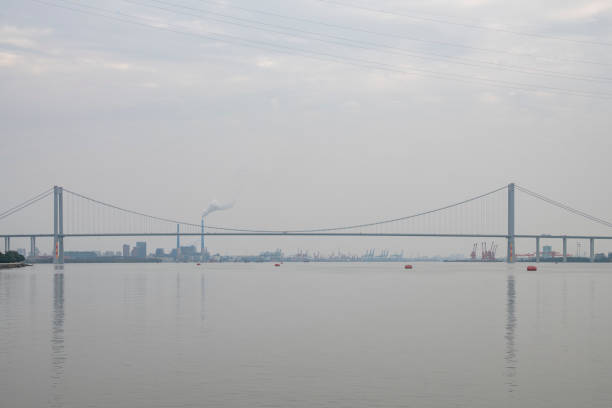 140+ Pont De Yangpu Photos, taleaux et images libre de droits iStock