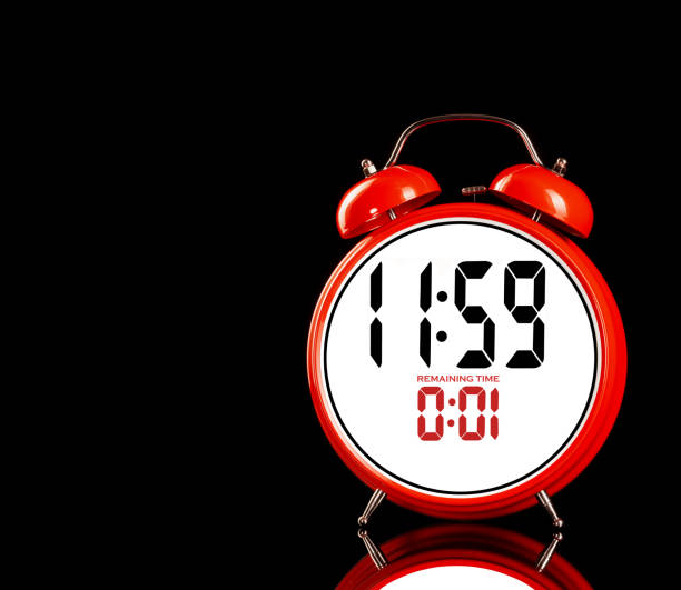 электронные часы - doomsday clock стоковые фото и изображения