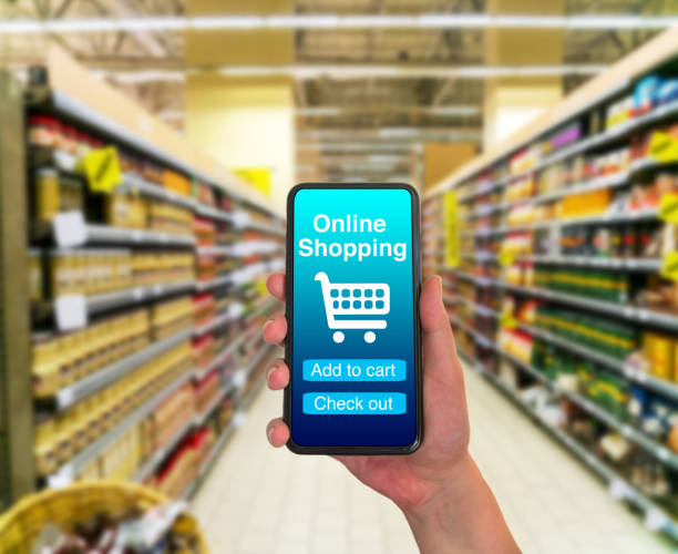 istock E-commerce online shopping mobile phone marketing 1371476748