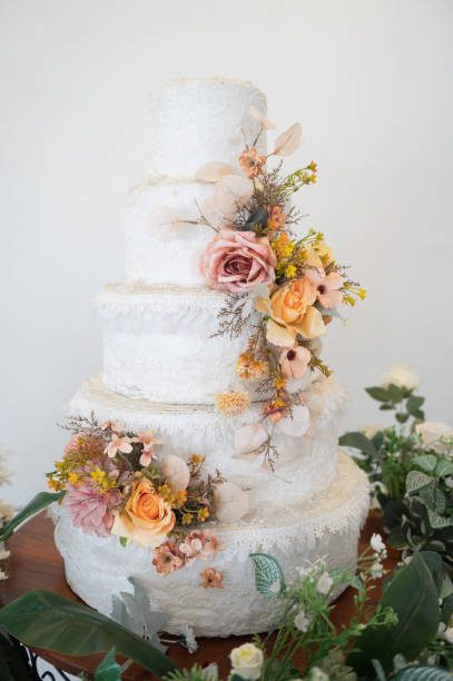 istock Beautiful wedding cake with blur background 1371492697