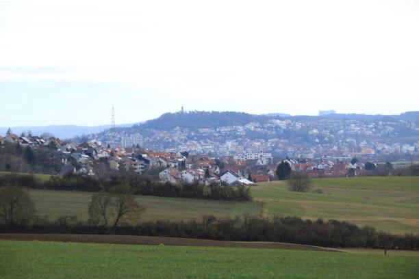 veduta della città di leonberg nel distretto di böblingen - in der stadt foto e immagini stock