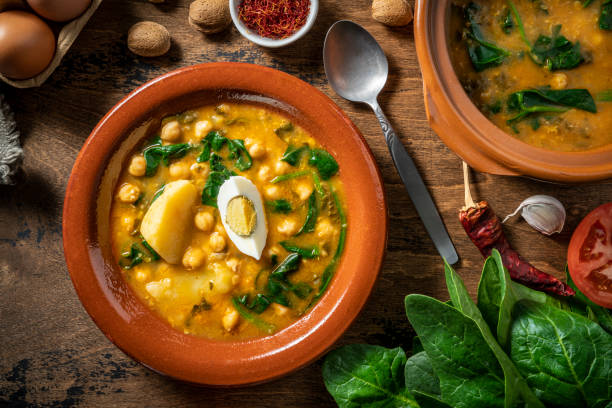 istock Potaje de garbanzos, chickpea stew spanish recipe vegetarian with spinach 1371551271