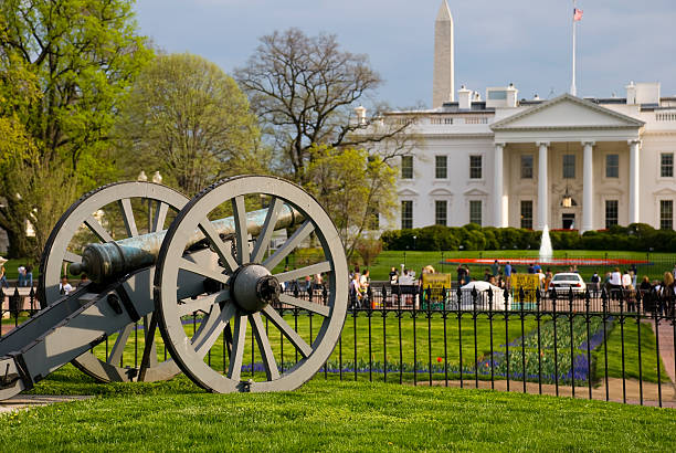 cannon in 라파예트 공원 앞에서 white house - white house president of the usa lafayette square eastern usa 뉴스 사진 이미지
