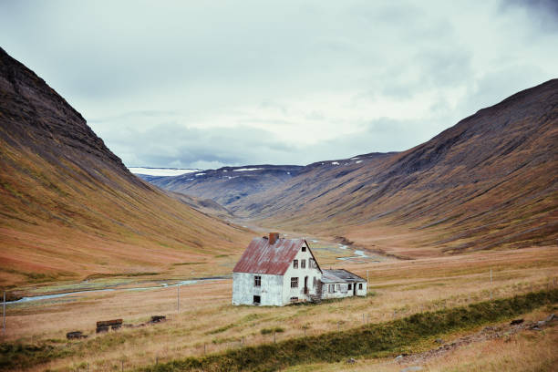 istock abandoned-iceland-farm-home 1371611629
