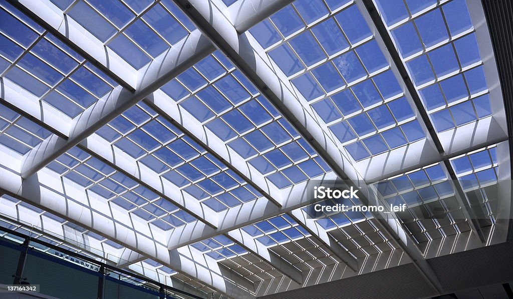 Fenster dem Dach - Lizenzfrei Bauwerk Stock-Foto