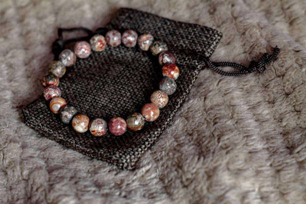 браслет - sewing item craft jewelry necklace стоковые фото и изображения