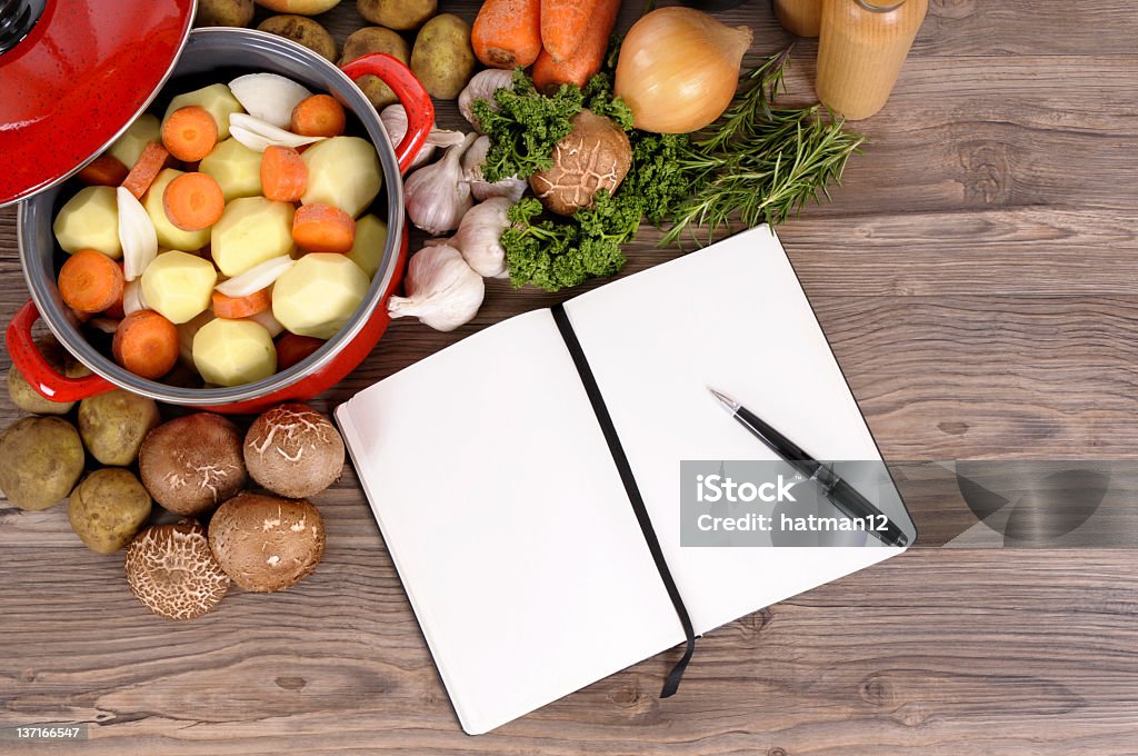 Auflauf mit Bio-Gemüse - Lizenzfrei Küchenarbeitsplatte Stock-Foto